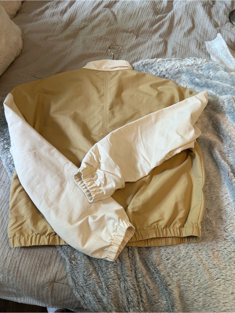 Backcountry Stoic - Lightweight Two-Tone Beige and Cream Women's Pullover - Picture 3 of 6